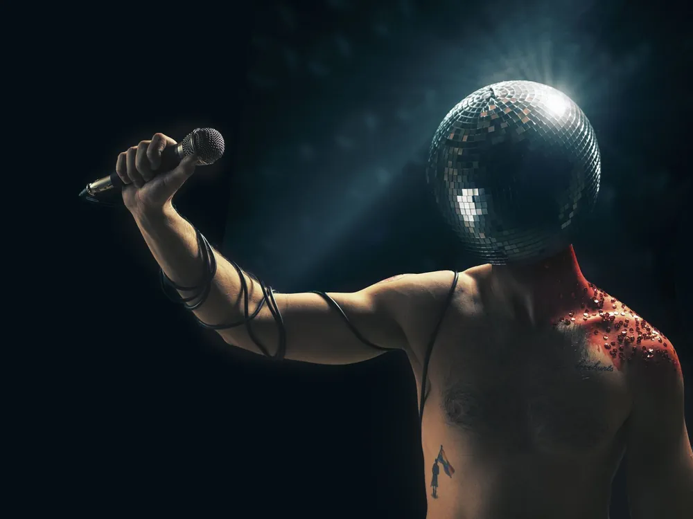 Juliste - Disco Ball Performer Heti Saatavilla