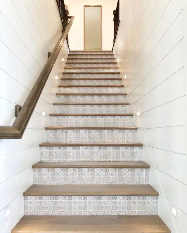 Tilaa Heti Seinätarra - Stair Riser / Vaalean harmaa monikuvio 04 / Sarja 13