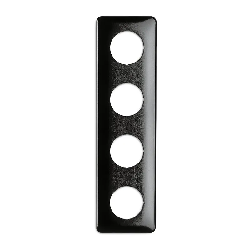 Asiakkaiden Suosikki Peitelevy, neljälle sähkökalusteelle, 228x82mm. Sopii myös himmentimille. Musta bakeliitti.