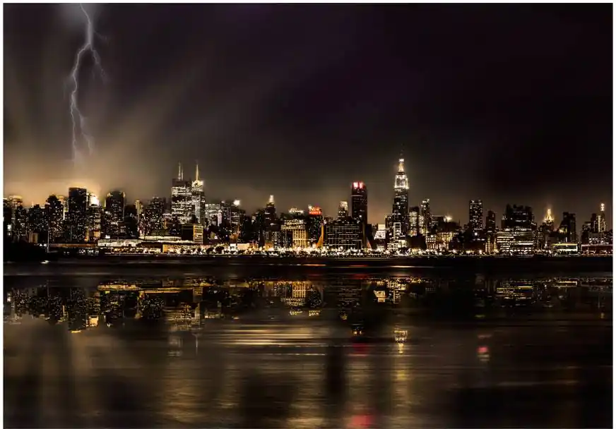 Rajoitettu Tarjous Maisematapetti Artgeist Storm in New York City, eri kokoja